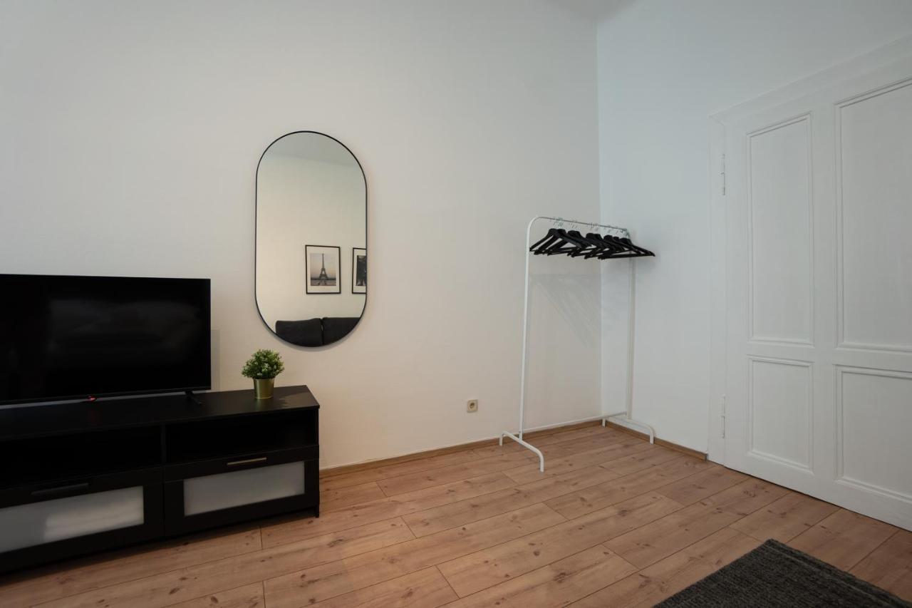 Lovely 1-Bedroom Apartment Next To Praterstern Vienne Extérieur photo