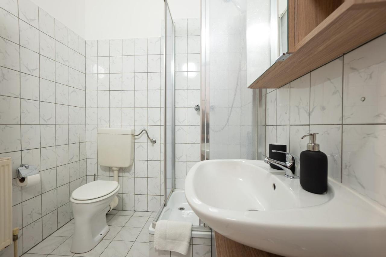 Lovely 1-Bedroom Apartment Next To Praterstern Vienne Extérieur photo