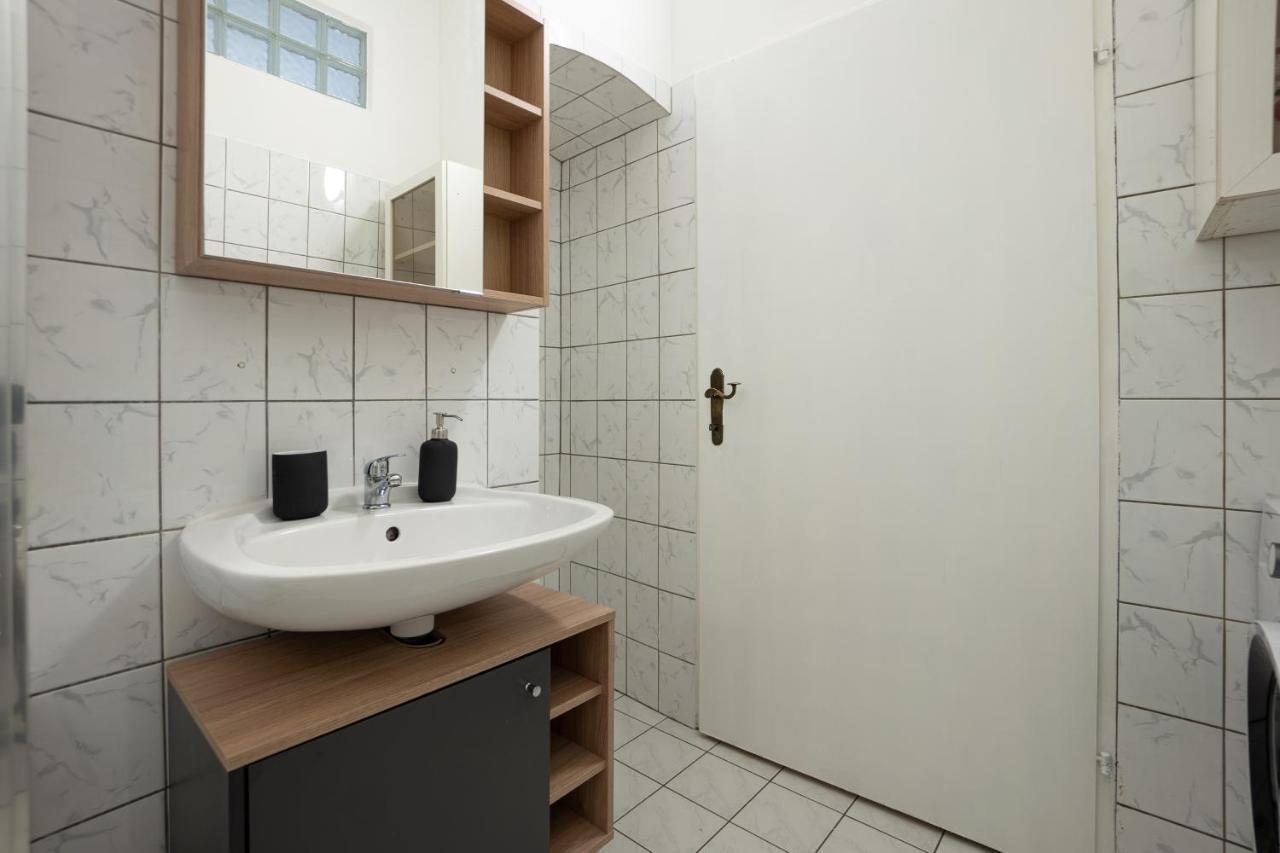 Lovely 1-Bedroom Apartment Next To Praterstern Vienne Extérieur photo